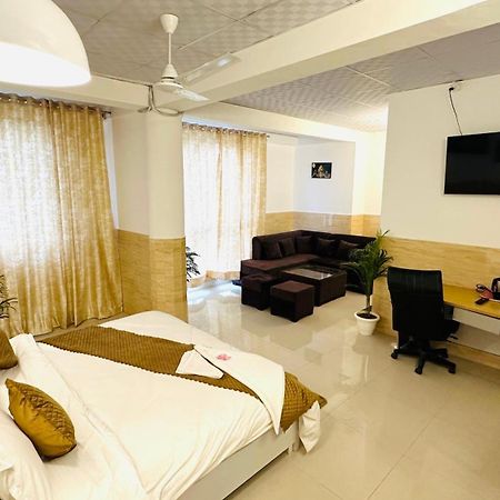 Hotel Relax In - Noida Sector 18 Dış mekan fotoğraf