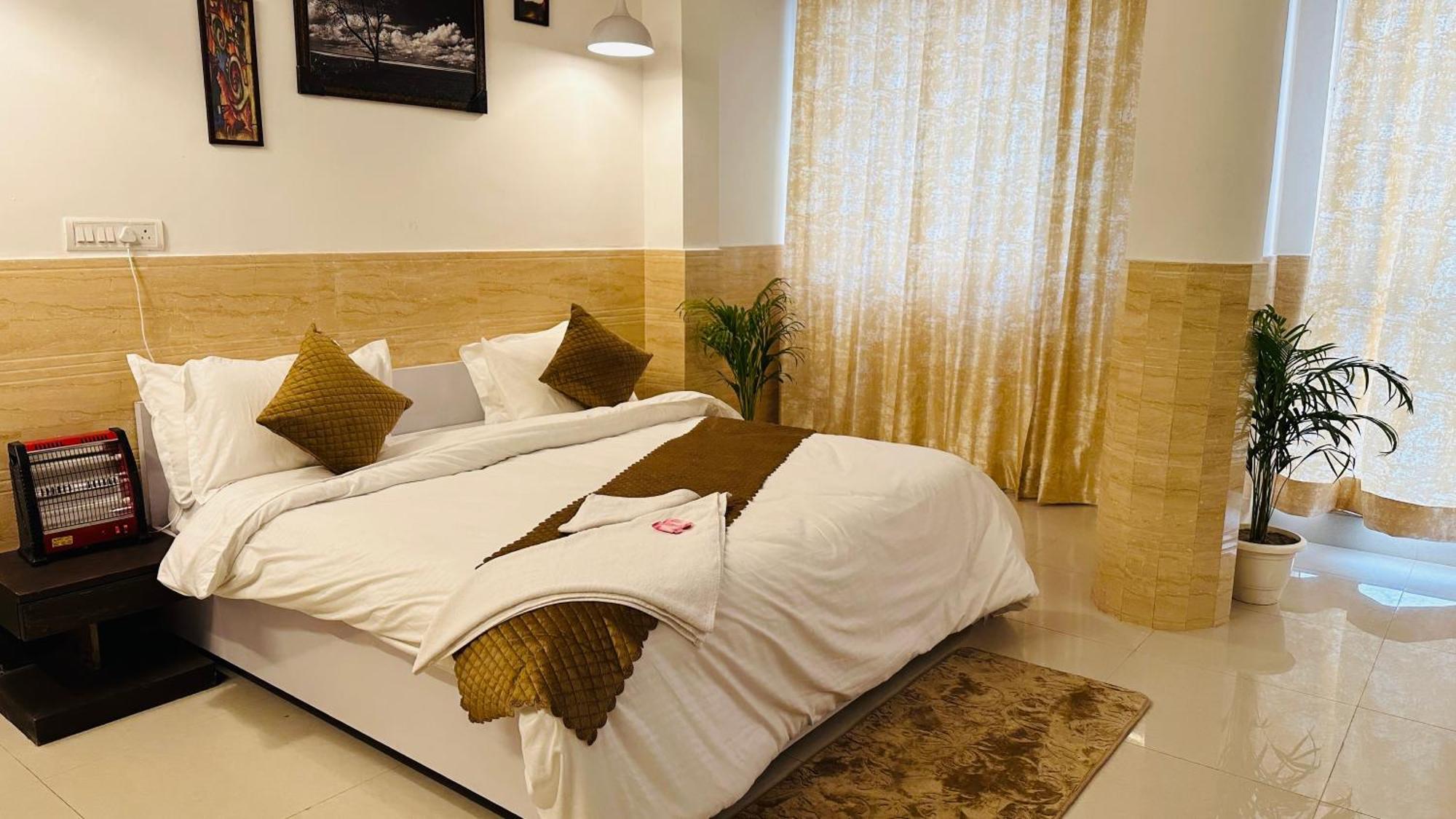 Hotel Relax In - Noida Sector 18 Dış mekan fotoğraf