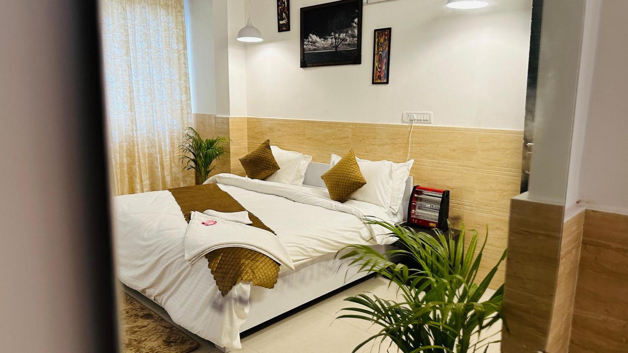 Hotel Relax In - Noida Sector 18 Dış mekan fotoğraf