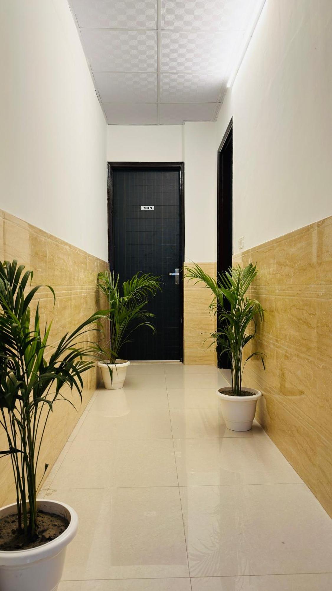 Hotel Relax In - Noida Sector 18 Dış mekan fotoğraf