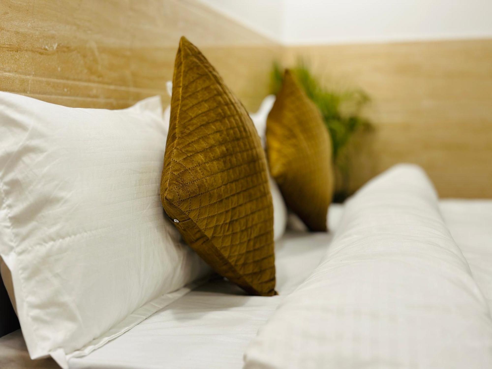 Hotel Relax In - Noida Sector 18 Dış mekan fotoğraf