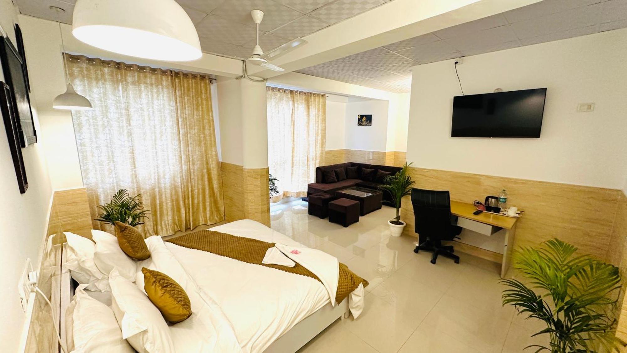 Hotel Relax In - Noida Sector 18 Dış mekan fotoğraf