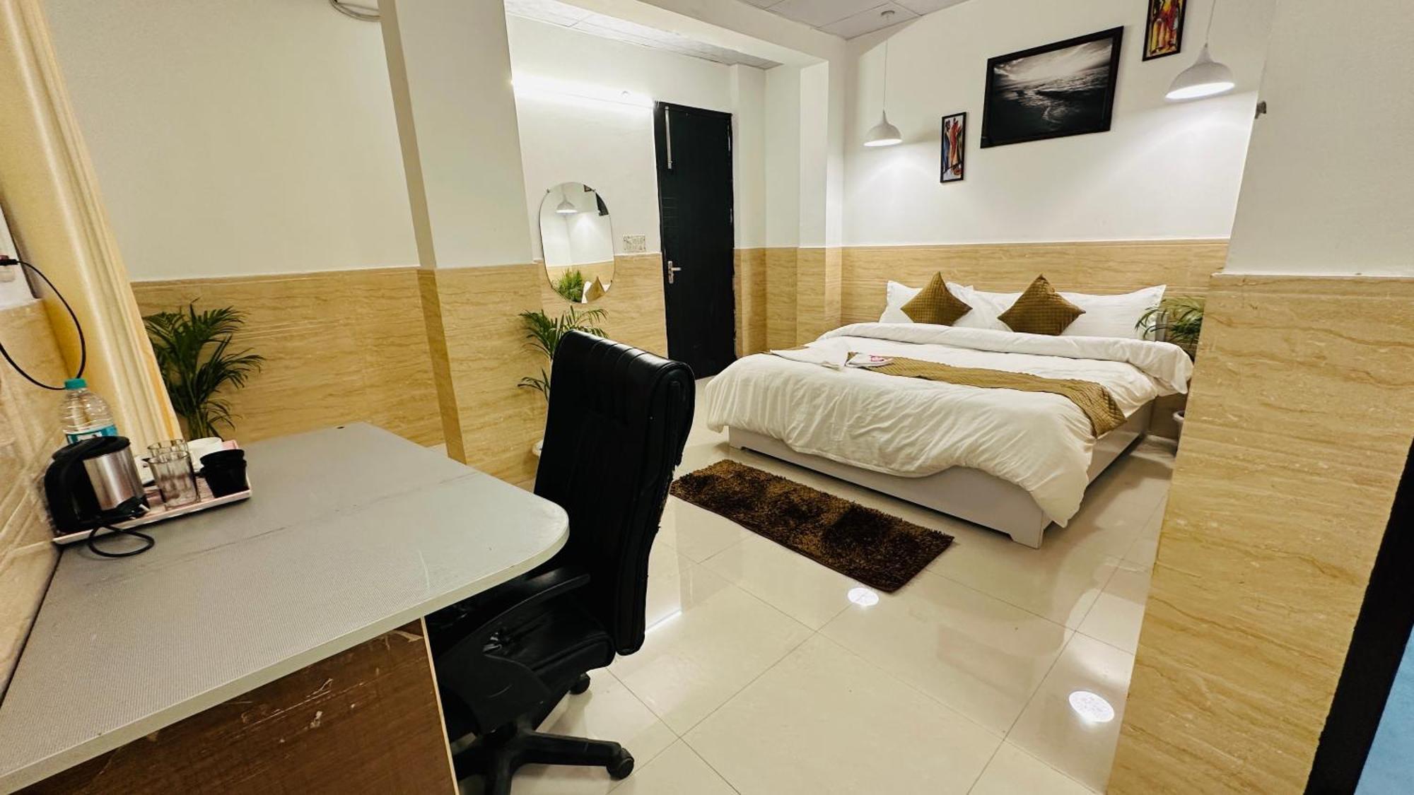 Hotel Relax In - Noida Sector 18 Dış mekan fotoğraf